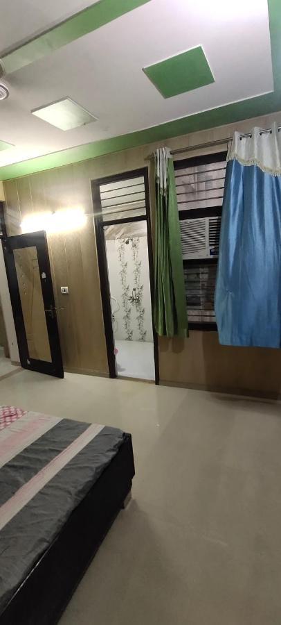 Ferienwohnung Radha Madhav Vrindāvan Exterior foto