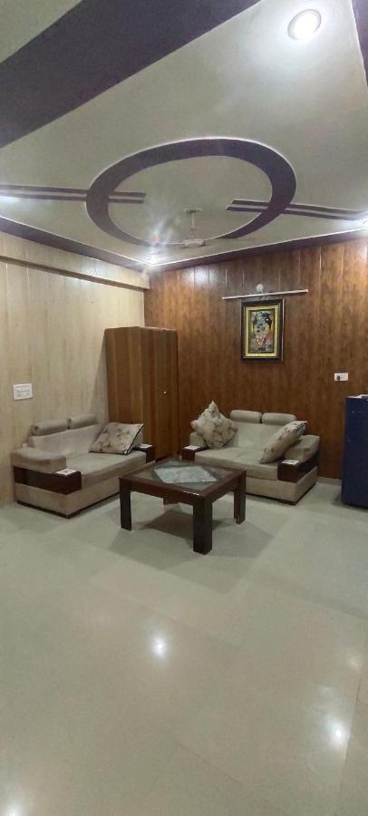 Ferienwohnung Radha Madhav Vrindāvan Exterior foto