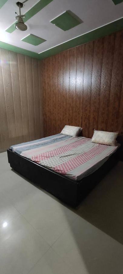 Ferienwohnung Radha Madhav Vrindāvan Exterior foto